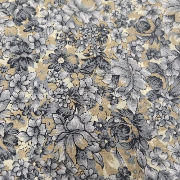 Grey Floral Saree - Unstitched- NEW ! - Picture 6 of 8
